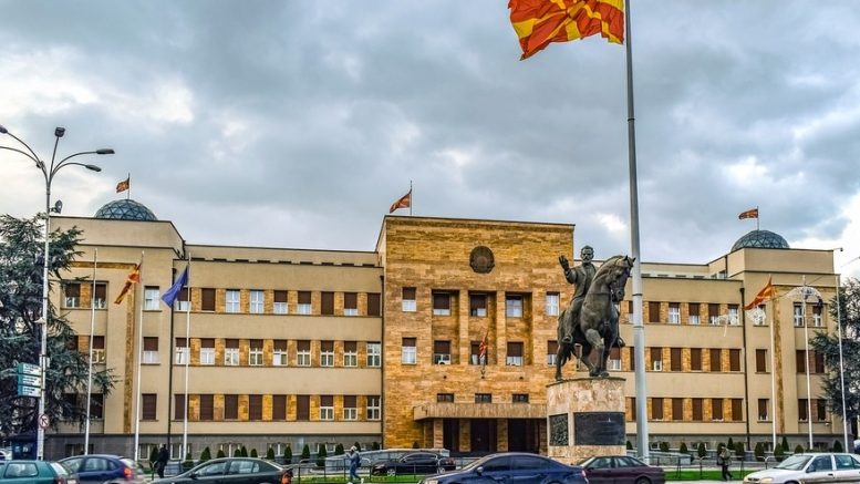 Жена, вписана в регистрите в Северна Македония като починала преди 20 години, е родила в края на 2025 г.