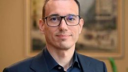 ПЛАНИНАРИ КЪМ ВАСИЛ ТЕРЗИЕВ: Спонсорирайте и нашата хижа, ние ще намерим кой да Ви опъне!