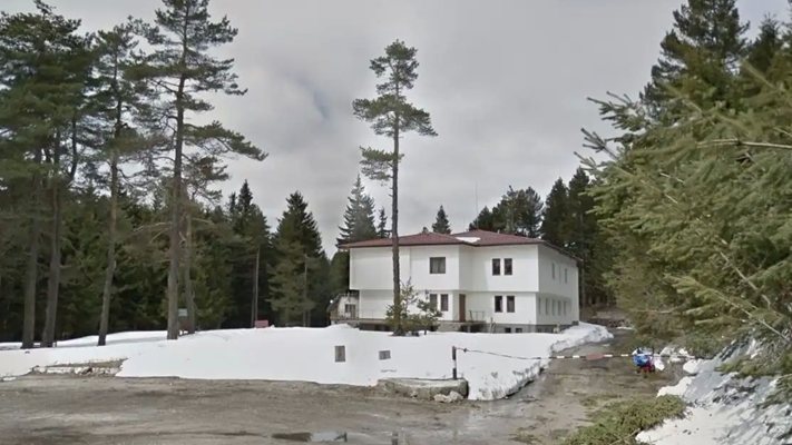 Бившият стопанин на имота Евгени Вълкачовски: Под хижа "Петрохан" има тунел, влизал съм в него