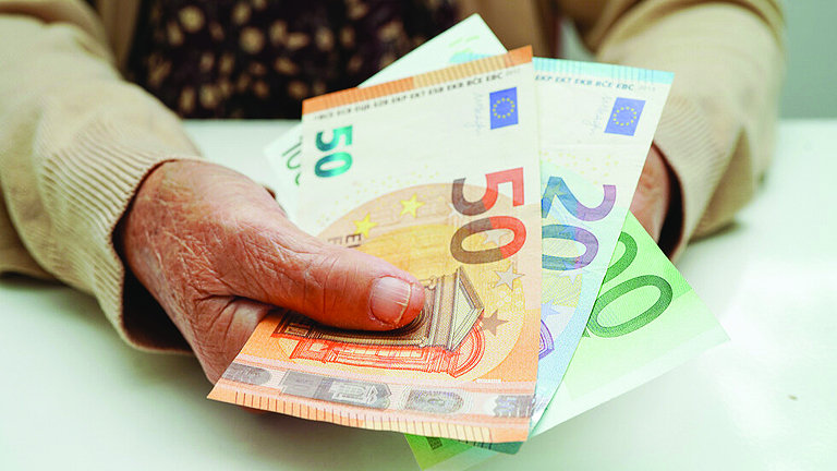 Пенсионерите искат по-рано парите си: Пенсиите да се изплащат на 6-о число ако 7-и е събота