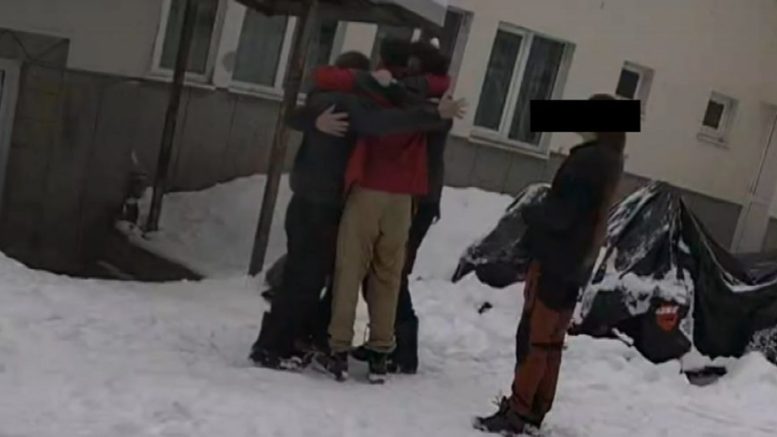 Отвориха телефона на Калушев и разговорите с 15-годишното дете и Николай Златков