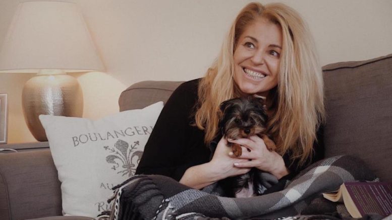 Хилда Казасян се раздира от мъка по бездомните животни! Спасява ги с фондация