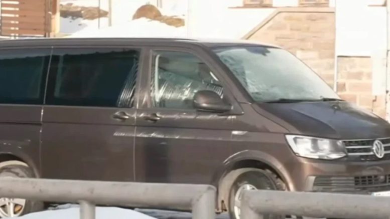 Появи се мистериозен черен бус, близо до хижата "Петрохан"