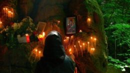 Пещерата „Света Марина“ в Странджа лекува болни очи и стави