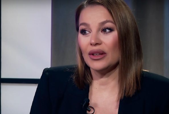 Деси Слава: Благословена съм с професия, с която издържам семейството си