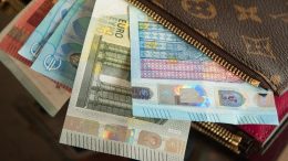 Пенсионерка от Монтана намери портмоне с 980 евро и го предаде на полицията