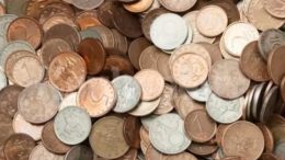 Край на една история: Стотинките отиват за скрап банкнотите – нарязани