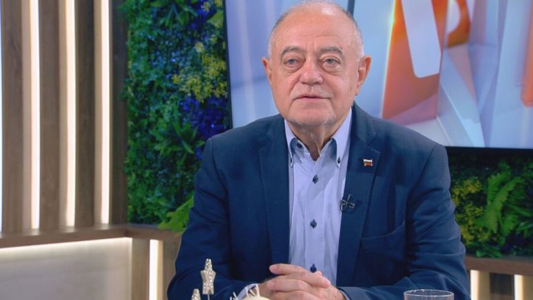 Столичен кмет се разведе с жена си заради генерал Наско