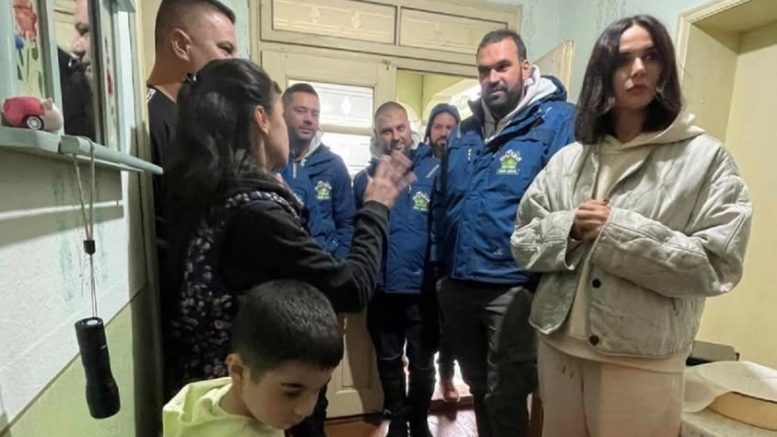 Поклон! Мария Силвестър и момчетата от Бригадата преобразиха дома на 7-годишния Илко който продава играчките си за да се лекува
