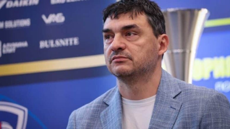 Много силен ход! Владо Николон повежда листата на Румен Радев