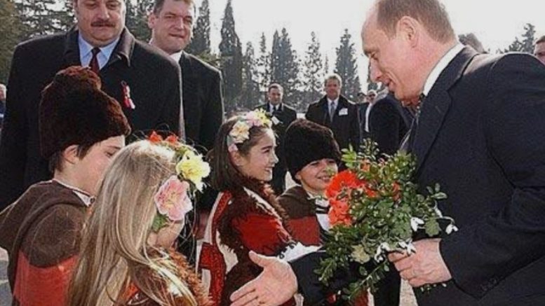 Думите за България на Путин, които отекнаха на връх Шипка през 2003 г.