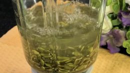 Свалих 2 размера дрехи – ето какво добавих към сутрешното си кафе