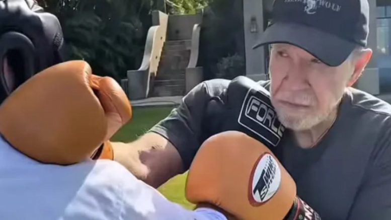 Последният пост на Чък Норис: Аз не остарявам, надграждам се