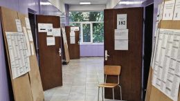 Сериозен изборен казус във Варна: Жена откри че е „гласувала“ без да е била в секцията