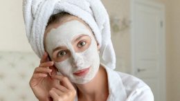 Съставките ги има във всяка кухня! Ето как да си направите домашна маска на младостта: