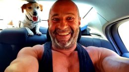 Митьо Крика се връща в България, за да бъде учител