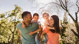 Ще им провърви БЕЗОБРАЗНО! ТРИ зодии, на които Съдбата през май ще изплати всички стари дългове: