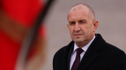 ХИТ ФОТО: Румен Радев ще има най-сочните баджаци в парламента!