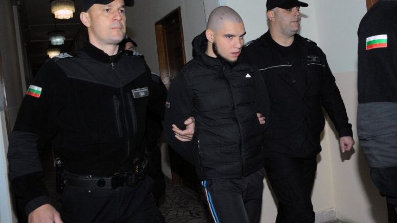 Гърми скандал с прокурорското синче от Перник! Тези, които трябвало да го издирват, са му помагали да се крие