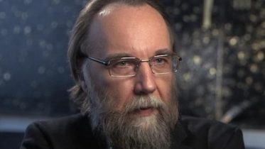 Александър Дугин: Руснаците да получават интернет само при добро поведение и по график