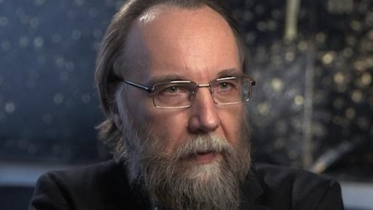 Александър Дугин: Руснаците да получават интернет само при добро поведение и по график