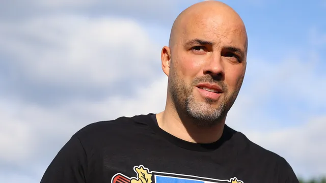 Ники Михайлов с емоционален кадър на покойния си баща Боби Михайлов (СНИМКА)