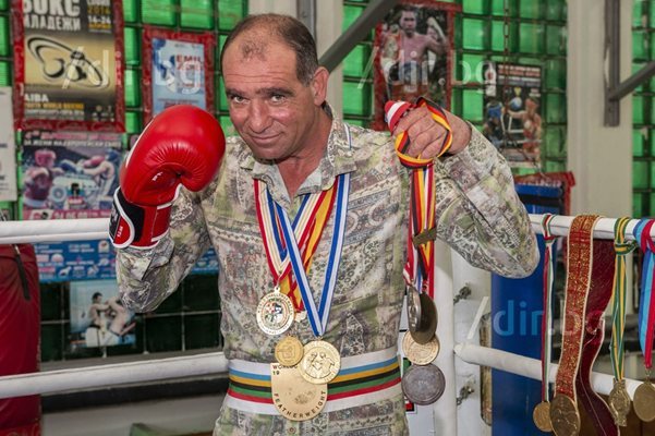 Боксовата легенда Серафим Тодоров: Дано не измамят и Дара като мен!