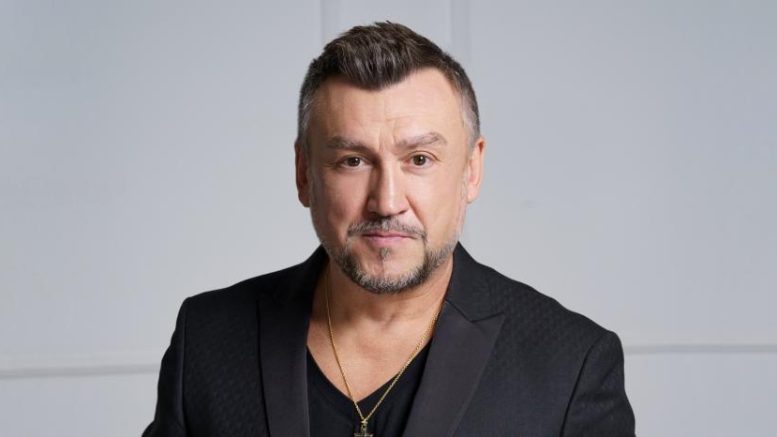 Любо Киров вече не крие мъжа си (СНИМКА)