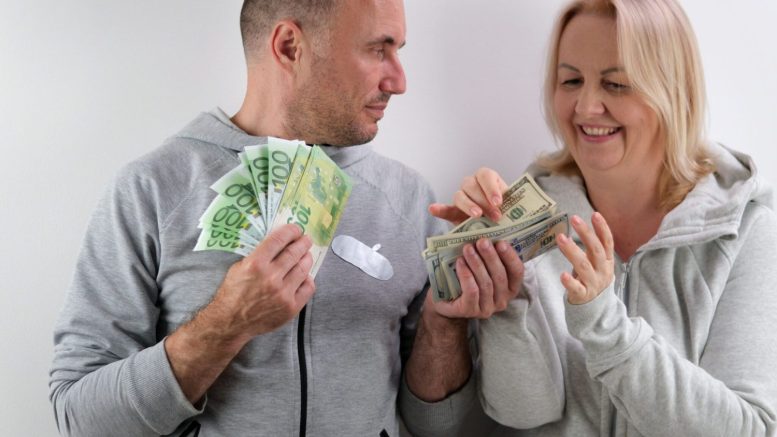 Вселената ще ВЪЗНАГРАДИ богато ТЕЗИ 3 ЗНАКА през юли! Идват ГОЛЕМИ ПАРИ И ОБОРОТ, които досега бяха само мечта