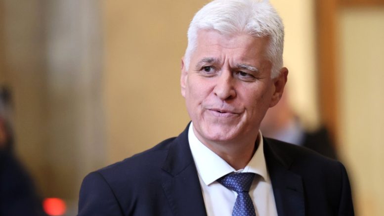 Министър Стоянов: България няма да предоставя повече оръжия на Украйна