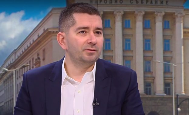 Слави Василев ще става баща. Депутатът от „Прогресивна България“ бил на седмото небе от щастие