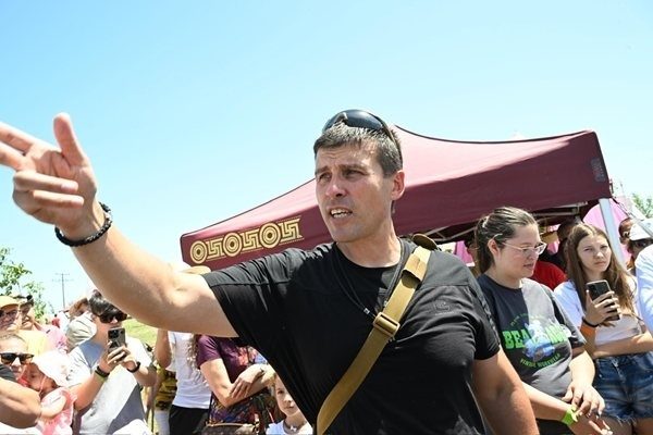 Ивелин Михайлов: Издържат ме богати любовници, майка ми не ми дава пари