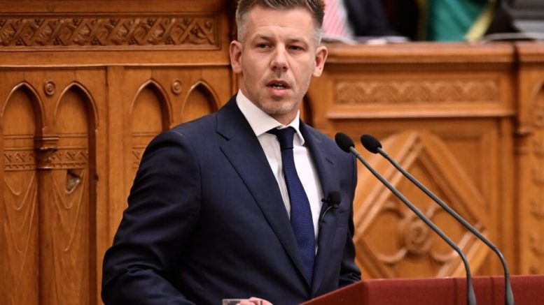 ЗА ПРИМЕР! Депутатите в Унгария си намалиха заплатите с 40%