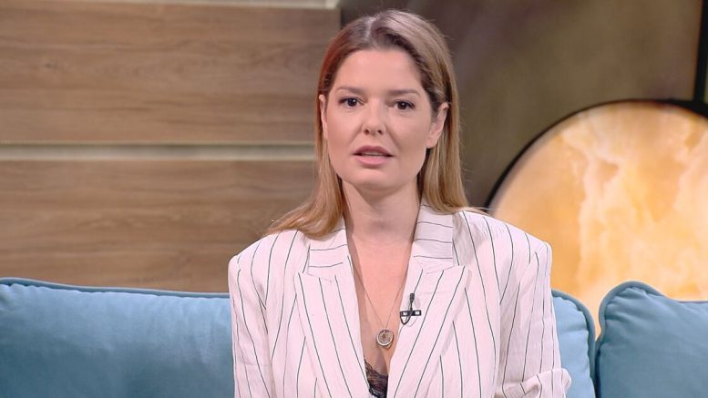 Ето какво направи Александра Сърчаджиева след новината, че баща й е починал